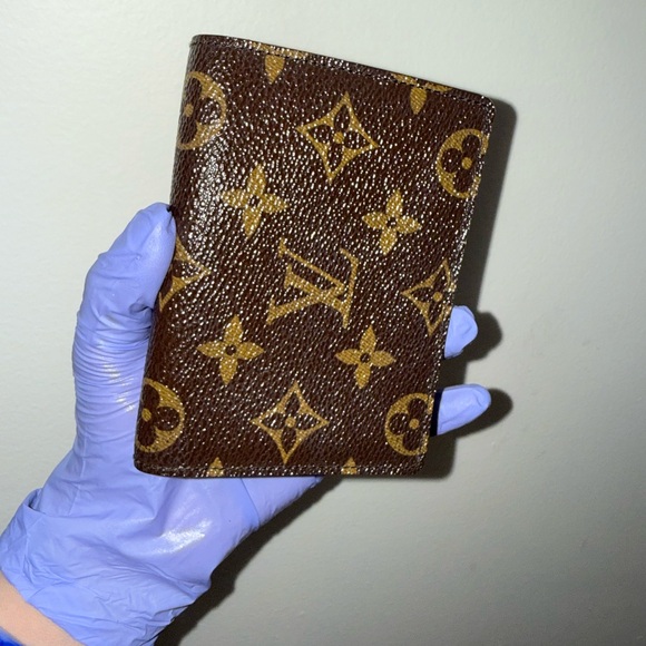 Louis Vuitton Monogram Compact Wallet - Picture 2 of 10